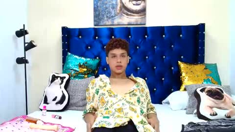 Snapshot of dantee_white18 chatting on May 2026 06:57:02 PM dantee_white18 online show from May 2026 06:57:02 PM