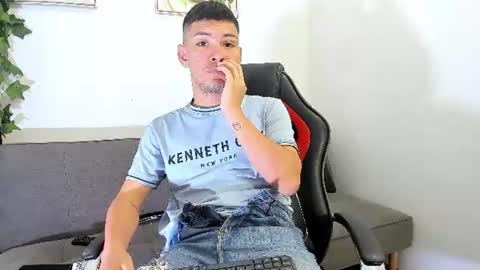 Snapshot of danterivas__ chatting on June 2026 08:17:01 PM Dante Rivas online show from June 2026 08:17:01 PM
