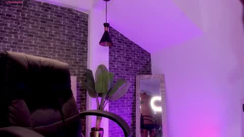 Snapshot of dantesuarez28 chatting on March 2026 03:24:02 AM Dante Suarez online show from March 2026 03:24:02 AM