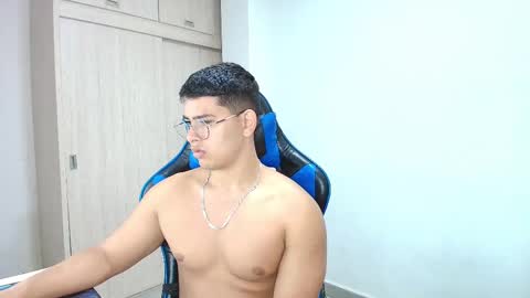 Snapshot of dantraxx chatting on January 2025 01:58:02 PM Dantraxx online show from January 2025 01:58:02 PM