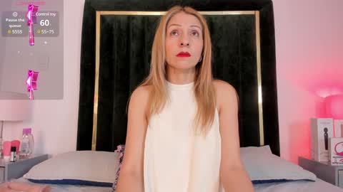 Snapshot of danyfreydell chatting on January 2025 01:13:01 PM online show from January 2025 01:13:01 PM