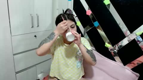 Snapshot of daphne877046 chatting on February 2026 01:43:01 AM daphne877046 online show from February 2026 01:43:01 AM