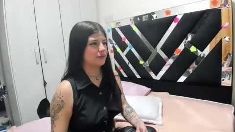 Snapshot of daphne877046 chatting on April 2026 03:15:01 AM daphne877046 online show from April 2026 03:15:01 AM