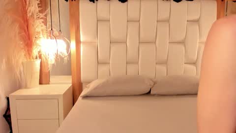 daphne_and_roger online show from November 2025 11:10:02 AM