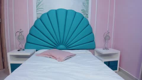 Snapshot of daphne_fox_ chatting on February 2025 08:33:02 AM Daphne  online show from February 2025 08:33:02 AM