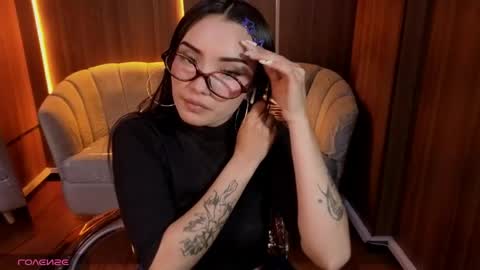 Snapshot of daphne_nicole_b chatting on May 2026 01:07:02 PM daphne_nicole_b online show from May 2026 01:07:02 PM