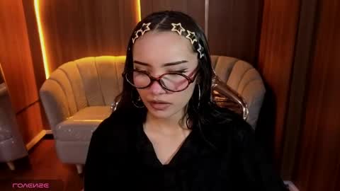 Snapshot of daphne_nicole_b chatting on June 2026 12:51:02 PM daphne_nicole_b online show from June 2026 12:51:02 PM