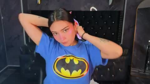 daphne_nicole_b online show from July 2026 12:52:02 PM