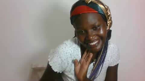 ESTHER online show from January 2026 01:37:02 PM