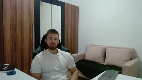 darius_94 online show from March 2026 04:18:01 AM