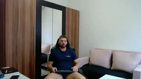 darius_94 online show from March 2026 06:52:02 AM