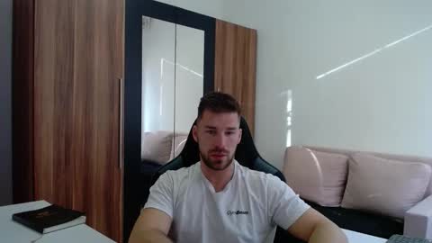 darius_94 online show from April 2026 05:29:01 AM