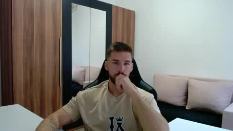 darius_94 online show from May 2026 05:24:02 AM