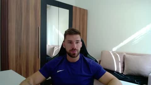 darius_94 online show from May 2026 06:09:02 AM