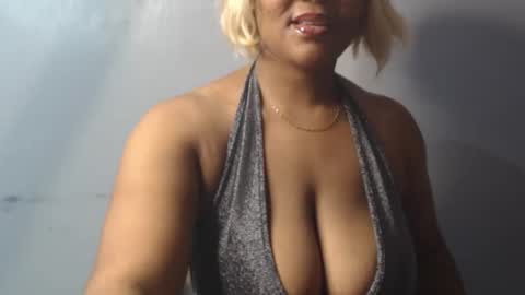 Snapshot of dark_chocoxx chatting on January 2026 06:05:02 AM Goodness online show from January 2026 06:05:02 AM