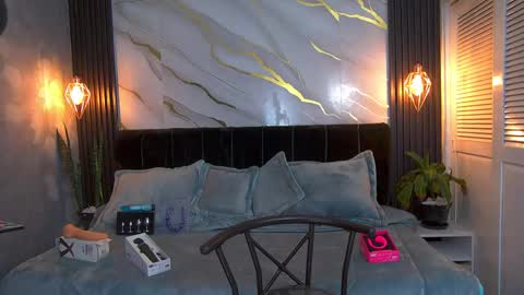 Snapshot of dark_dominika chatting on May 2026 01:07:02 PM dark_dominika online show from May 2026 01:07:02 PM