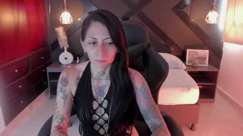 M I K A E L A online show from September 2025 07:04:01 PM