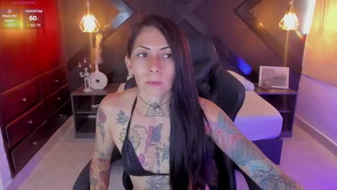 M I K A E L A online show from November 2025 07:13:02 PM