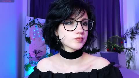 Snapshot of dark_vamp_ chatting on December 2024 09:25:02 PM Vamp  online show from December 2024 09:25:02 PM