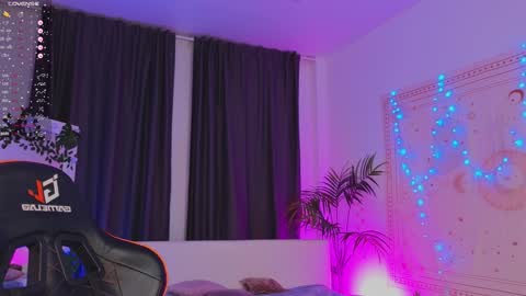 Snapshot of dark_vamp_ chatting on February 2025 03:19:01 AM Vamp  online show from February 2025 03:19:01 AM