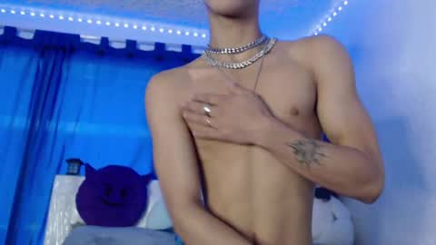 Snapshot of darkboy26_ chatting on January 2025 09:46:01 PM Blake online show from January 2025 09:46:01 PM