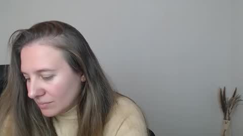 Snapshot of darklure_ chatting on November 2025 02:07:02 PM Anna online show from November 2025 02:07:02 PM