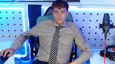 DARKO0717 online show from September 2025 11:42:02 PM