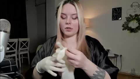 Snapshot of darkside_tailor chatting on February 2025 11:09:01 PM Miss Tailor online show from February 2025 11:09:01 PM