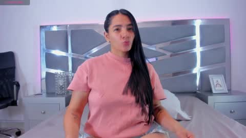 Snapshot of dashafoxxx chatting on January 2025 12:38:01 PM Dasha Foxxx online show from January 2025 12:38:01 PM