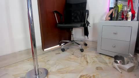 Snapshot of dashafoxxx chatting on February 2025 04:15:02 PM Dasha Foxxx online show from February 2025 04:15:02 PM