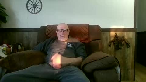Snapshot of dave571960 chatting on April 2026 10:42:01 AM dave571960 online show from April 2026 10:42:01 AM