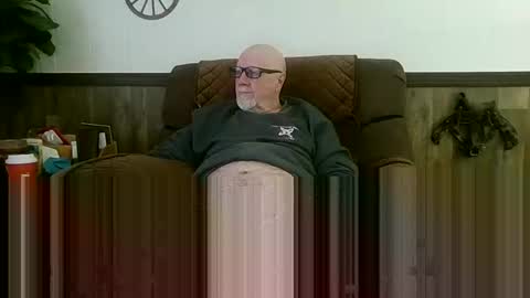 Snapshot of dave571960 chatting on April 2026 11:28:01 AM dave571960 online show from April 2026 11:28:01 AM