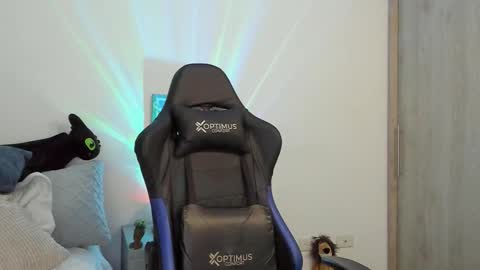 DAVE MAX online show from October 2025 02:28:01 AM