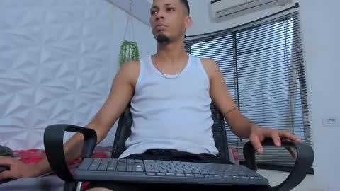 Snapshot of dave_skinnycum420 chatting on September 2025 01:44:02 PM dave online show from September 2025 01:44:02 PM