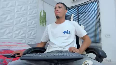 Snapshot of dave_skinnycum420 chatting on September 2025 12:38:02 PM dave online show from September 2025 12:38:02 PM