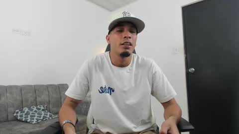 Snapshot of dave_skinnycum420 chatting on October 2025 05:27:01 AM dave online show from October 2025 05:27:01 AM