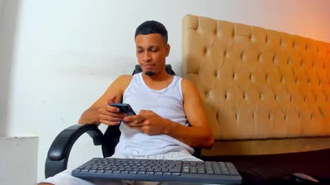 Snapshot of dave_skinnycum420 chatting on October 2025 06:14:02 AM dave online show from October 2025 06:14:02 AM