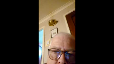 Snapshot of davecharge2 chatting on April 2026 01:47:01 AM davecharge2 online show from April 2026 01:47:01 AM