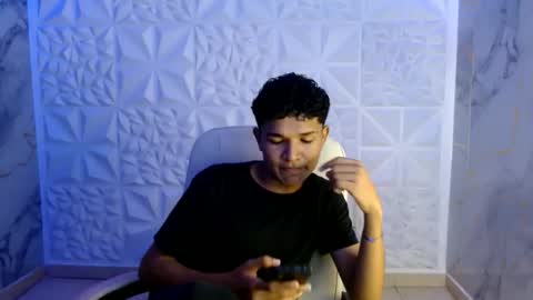 Snapshot of davexxx_ chatting on June 2026 02:44:02 AM Dave online show from June 2026 02:44:02 AM