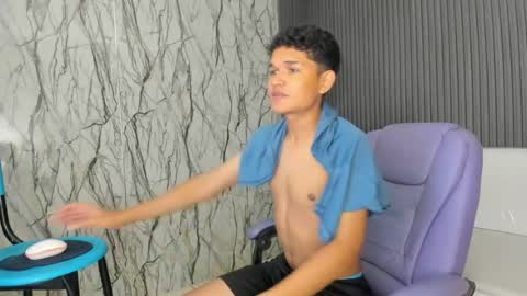 Snapshot of davexxx_ chatting on July 2026 01:12:01 AM Dave online show from July 2026 01:12:01 AM