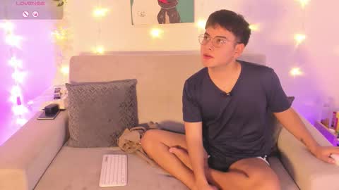 david_and_friend online show from February 2026 12:48:01 AM