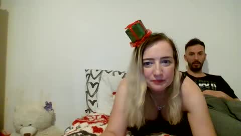 Snapshot of david_and_nadya chatting on December 2024 05:26:01 PM NadyaDavid online show from December 2024 05:26:01 PM
