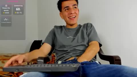 Snapshot of david_hot08 chatting on February 2026 06:44:02 AM DAVID independent model online show from February 2026 06:44:02 AM