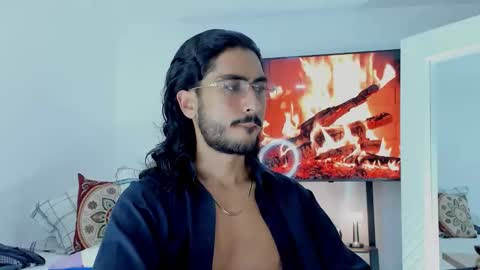 Hey im David that loves to explore and speak their fantasies. Very open talktative and nice. Feel free to chat with me online show from January 2026 02:16:01 AM