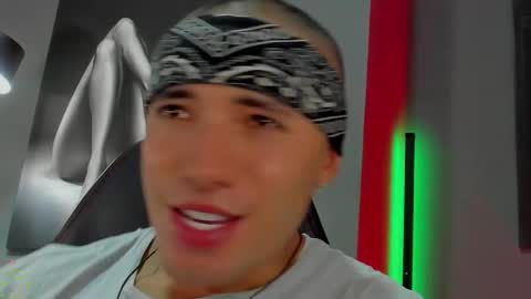 David Jons online show from November 2025 04:04:01 AM