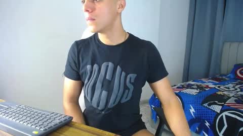 Snapshot of davisito7 chatting on December 2024 08:45:02 AM David Angel online show from December 2024 08:45:02 AM