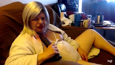 Snapshot of dawndoesall chatting on March 2025 11:28:02 PM dawndoesall online show from March 2025 11:28:02 PM