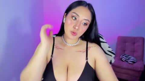 Snapshot of daysi_glow chatting on July 2026 12:02:02 AM online show from July 2026 12:02:02 AM