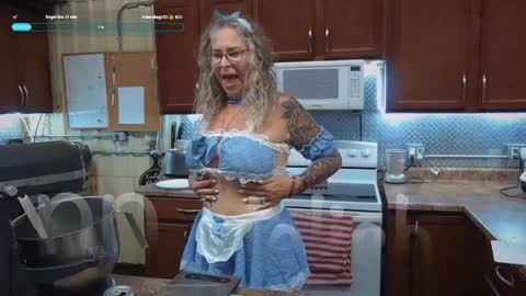 dd_delish online show from April 2026 08:09:02 PM