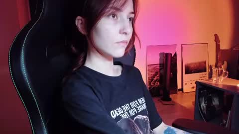 Snapshot of dead_girll chatting on June 2026 04:35:01 AM freak online show from June 2026 04:35:01 AM